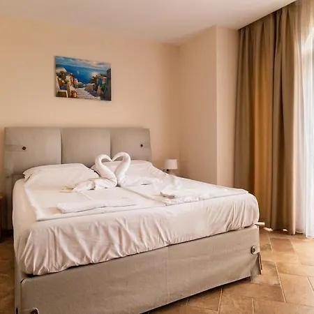 Mediterra Villa Warna