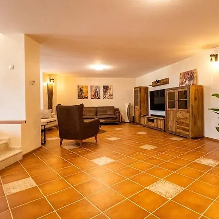 Mediterra Villa Warna