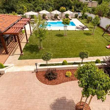 Villa Mediterra Warna
