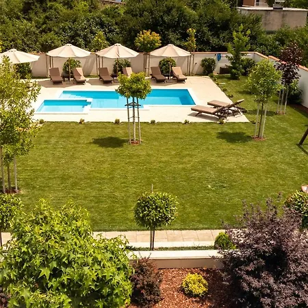 Mediterra Villa Warna